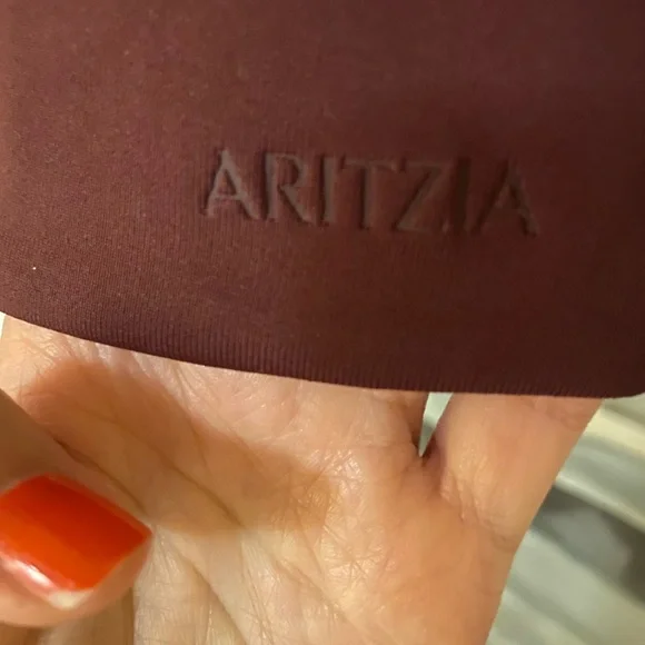 Aritzia Contour Long Sleeve Top - Picture 4 of 5